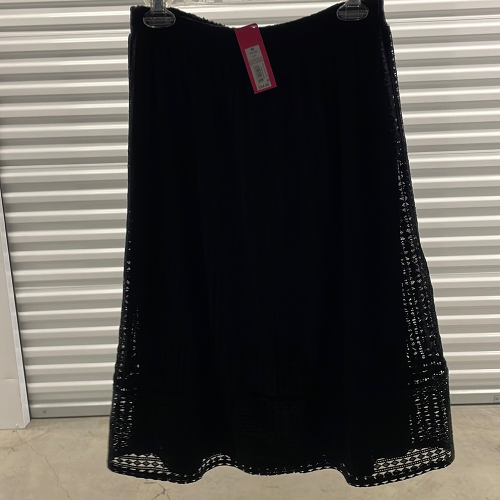 Black lace xhilaration skirt